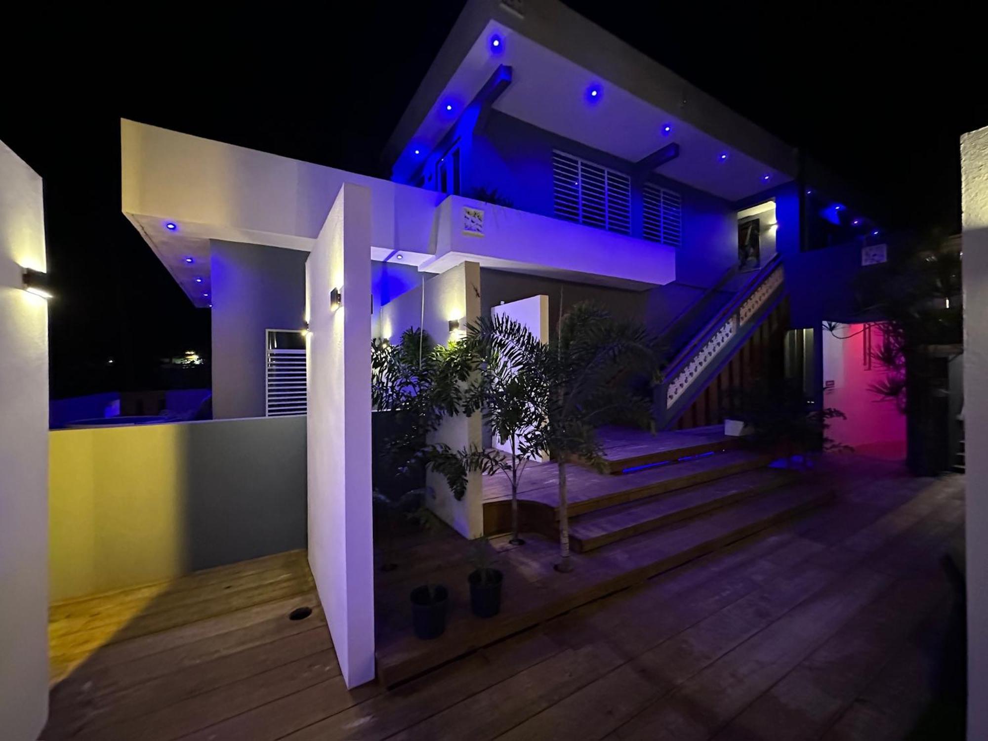 Old Crow Hotel And Suites Vieques Exteriör bild