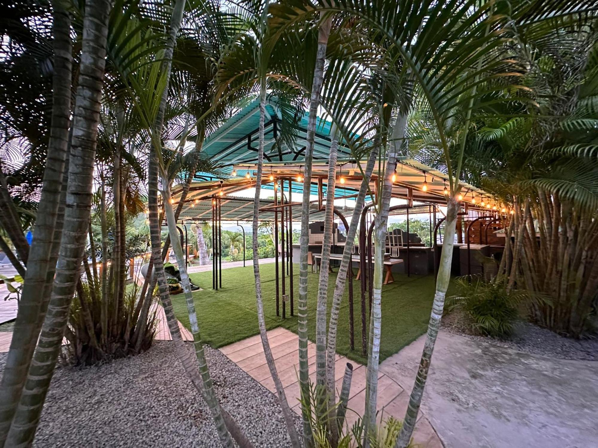 Old Crow Hotel And Suites Vieques Exteriör bild