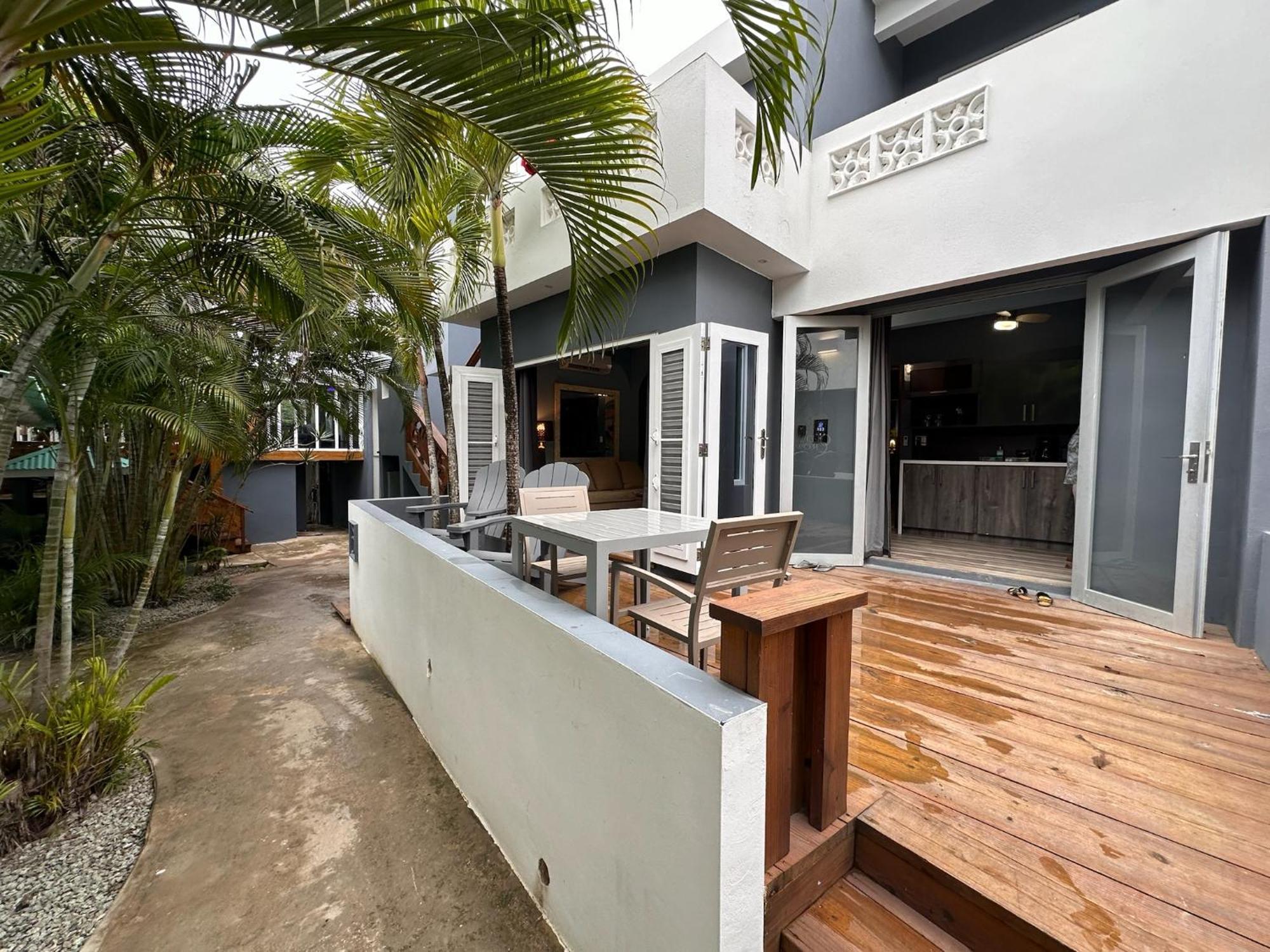 Old Crow Hotel And Suites Vieques Exteriör bild